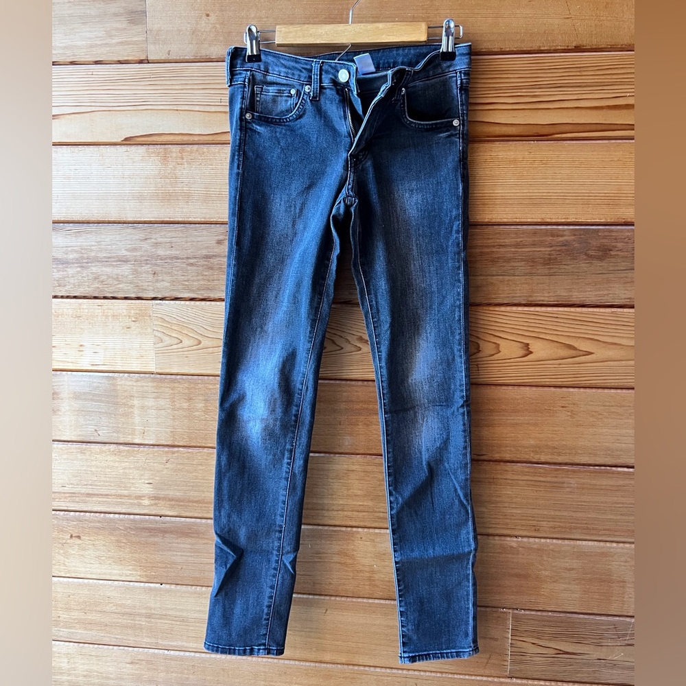 H&M Low Rise Black Wash Skinny Jean Size 27
